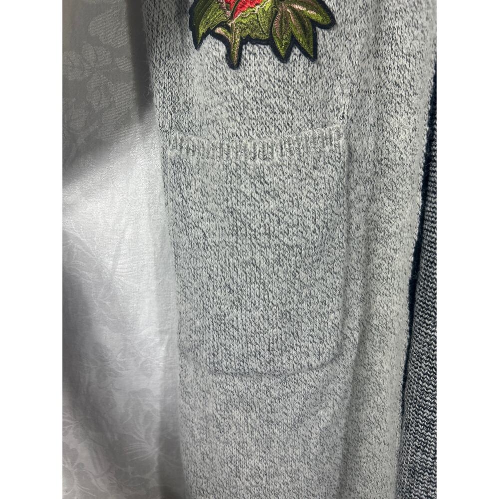 Hail3y:23 Cardigan Sweater Medium PETITE Gray Hooded Applique Embroidered Pocket - Picture 4 of 15